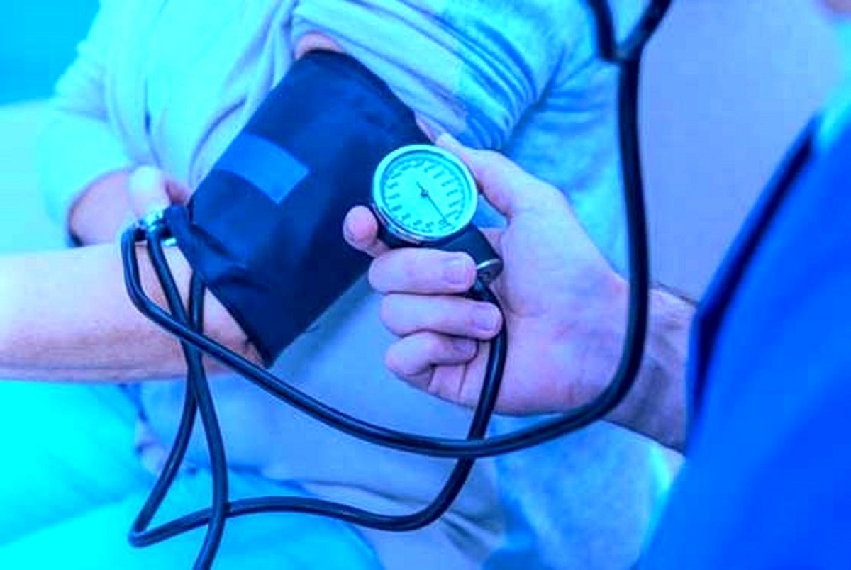 چگونه بفهمم فشار خون دارم؟