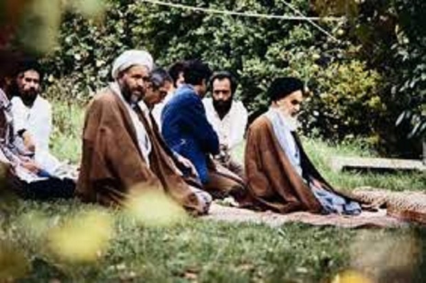  Memoirs: Imam Khomeini displayed great patience and perseverance while praying and worshiping