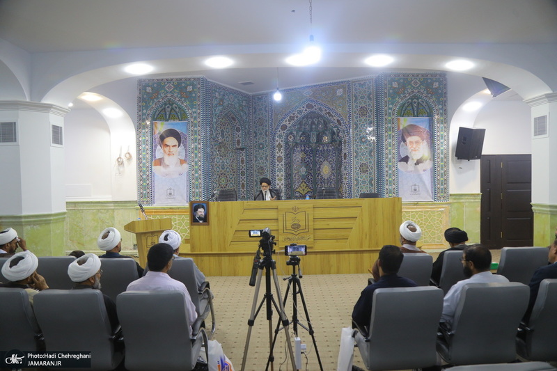 نشست «قرآن و عترت، محور اتحاد مسلمانان در اندیشه امام خمینی(س)» به زبان اردو