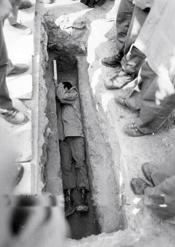 اولین باری که سردار محمد باقری داخل قبر خوابید + عکس