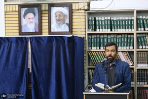 رونمایی از کتاب های «المکاسب المحرمه» و«ملحق العروه الوثقی» تالیف آیت الله العظمی صانعی(ره)