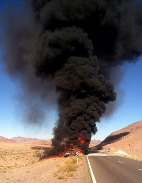 تصادف و حریق خودرو در گناباد 2 مصدوم داشت