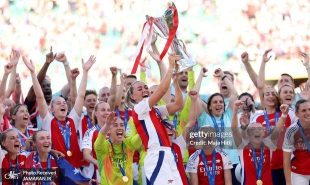 گزارش تصویری از جشن قهرمانی زنان آرسنال در لیگ قهرمانان اروپا 