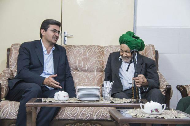 فرماندار مهریز: تکریم خانواده شهیدان در ترویج فرهنگ شهادت موثر است