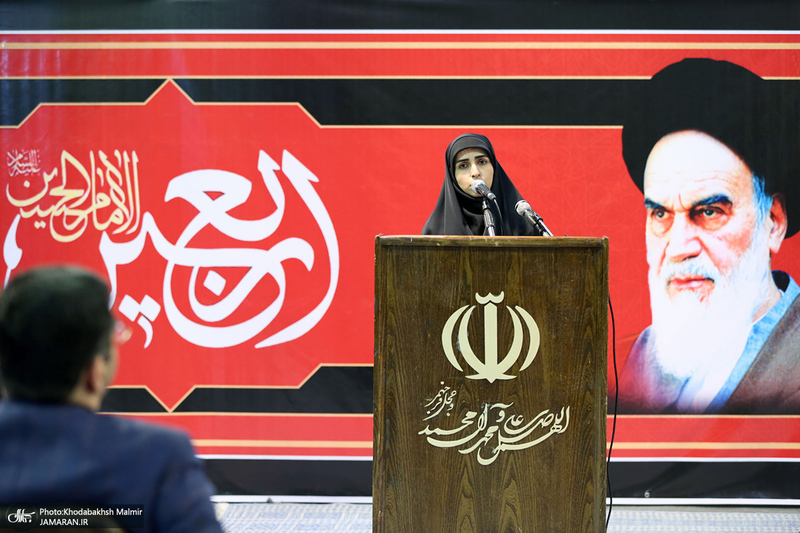 شب شعر «اين محرم وصفر است كه اسلام را زنده نگه داشته است» در حسینیه جماران