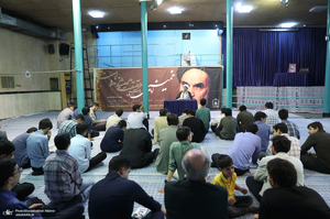 بازدید جمعی از دانش آموزان دبیرستان علوم و معارف اسلامی شهید مطهری (ره) از جماران