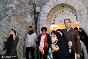 مراسم دعاى عرفه در کهف الشهدا