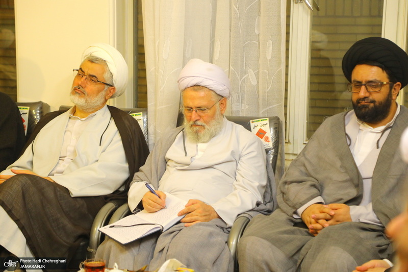 نشست علمی با موضوع  امام خمینی(ره) نهضت و نظام اسلامی