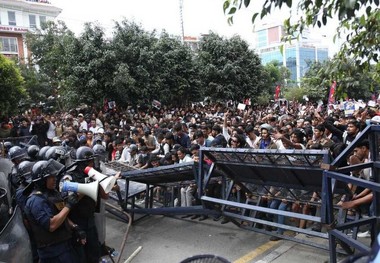 فیلتر شبکه‌های اجتماعی نپال را به آشوب کشاند/کشته شدن 17 نفر در اعتراضات گسترده مردمی+تصاویر