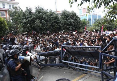 فیلتر شبکه‌های اجتماعی نپال را به آشوب کشاند/کشته شدن 17 نفر در اعتراضات گسترده مردمی+تصاویر