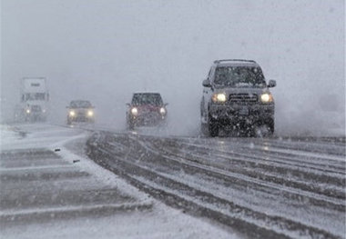 برف و باران در محورهای ۱۶ استان کشور