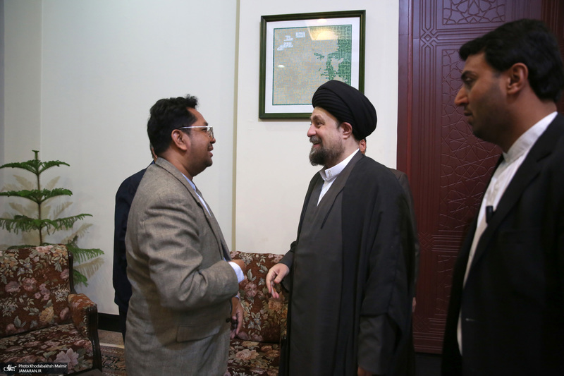 دیدار جمعی از اساتید ودانشجویان کشور تایلند با سید حسن خمینی