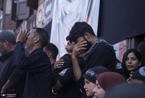 عزاداری سنتی کشمیری‌ها روی قایق