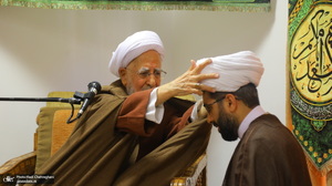 عمامه گذاری طلاب توسط مراجع عظام تقلید در روز میلاد امام علی (ع)‎
