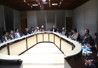 برای تامین اعتبار احداث و بازسازی واحدهای مسکونی سیل زده آذربایجان غربی، هیچ مشکلی وجود ندارد