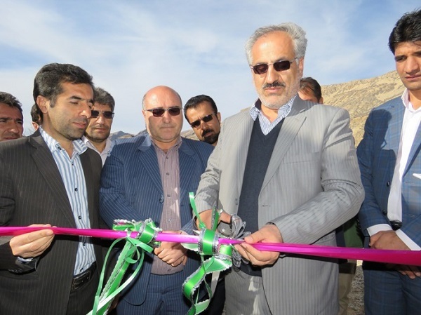 پروژه آبیاری قطره‌ای 400 هکتار از باغ‌های کاکان افتتاح شد