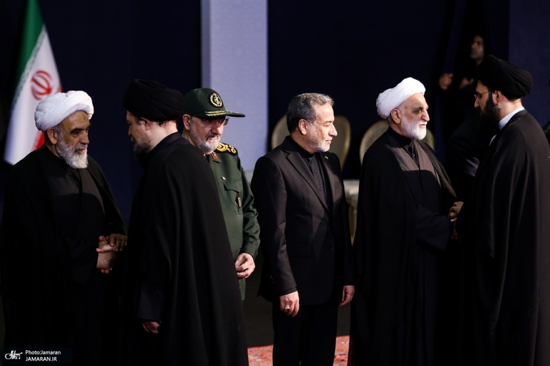 ادای احترام بیت امام خمینی به رهبر شهید انقلاب