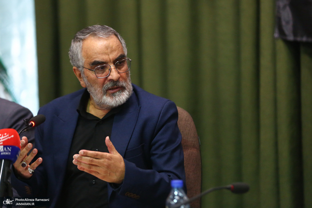 محمدعلی انصاری تشریح کرد؛ برگزاری باشکوه آیین‌های سوگواری سیدالشهدا(ع) در حرم مطهر امام خمینی(س) با حضور گسترده مردم، مسئولان و خانواده‌های معظم شهدا