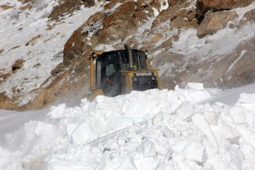 برف مدارس 2 شهرستان خراسان شمالی را تعطیل کرد