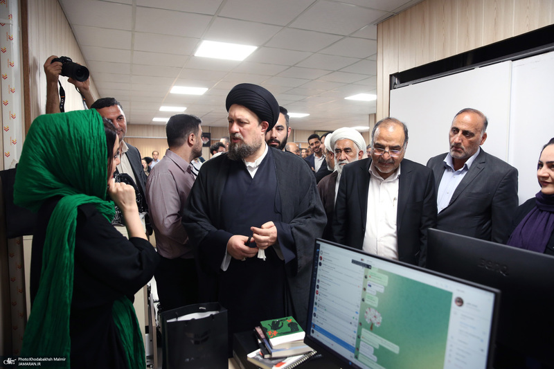 بازدید «سید حسن خمینی» از موسسه مطبوعاتی ایران
