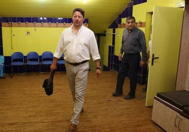 سرمربی صنعت نفت آبادان از ورزشگاه تختی دیدن کرد + عکس
