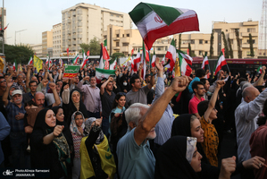 اجتماع مردمی در حمایت از رزمندگان مدافع