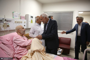 عیادت جمعی از شخصیت های سیاسی و فرهنگی از سید محمد خاتمی - 2