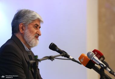 علی مطهری: تبدیل شماره پلاک خودروها از فارسی به لاتین خلاف قانون اساسی است