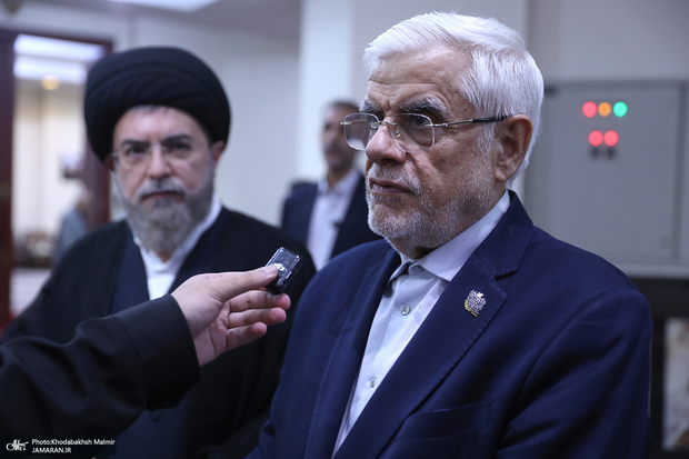 عارف: دشمن هر غلطی می‌توانست را کرده؛ پیش‌بینی تشدید تحریم‌ها را ‌می‌کردیم/ از سرنگونی ناامید شدند و به سراغ فروپاشی اجتماعی رفته‌اند؛ متاسفانه زمینه‌هایی هست، رسانه‌های ضدانقلاب کمکش می‌کنند/ میدان خیابان ادامه دارد/ مردم در این دو جنگ واقعا همراهی کردند