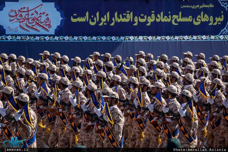 مراسم رژه نیروهای مسلح در جوار حر مطهر امام خمینی(س)