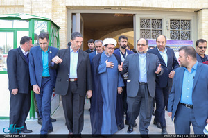 بازدید وزیر صنعت، معدن‎ و تجارت از بیت تاریخی امام در خمین