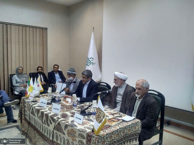 «جایگاه حقوق ملت در قانون اساسی» کجاست؟  داود فیرحی: قانون انتخابات ما قانون اساسی را زمین می زند/ محمد شریف: درج حقوق ملت در قانون اساسی برای آگاه کردن ملت هاست/ ابوالفضل دلاوری: نگاه منازعاتی جایگزین نگاهی ائتلافی شده است