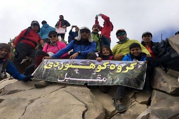 نونهالان مهابادی به دومین قله مرتفع ایران صعود کردند