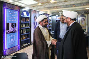 بازدید رئیس موسسه تنظیم و نشر آثار امام خمینی از نمایشگاه بین المللی قرآن کریم