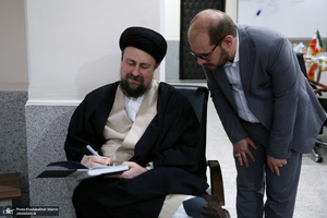 مراسم رونمایی از کتاب جدید سید حسن خمینی