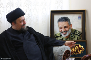 حضور آیت الله سید حسن خمینی در منزل شهید سرلشگر سید عبدالرحیم موسوی