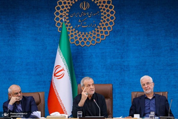 تلویزیون «گزیده‌» نشست پزشکیان با احزاب سیاسی را پخش می‌کند