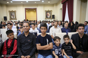 دیدار کارکنان حرم و موسسه تنظیم و نشر آثار امام خمینی(س) با سید حسن خمینی