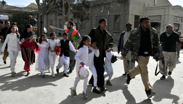 در حمله انتحاری به کلیسایی در پاکستان 10 نفر کشته شدند