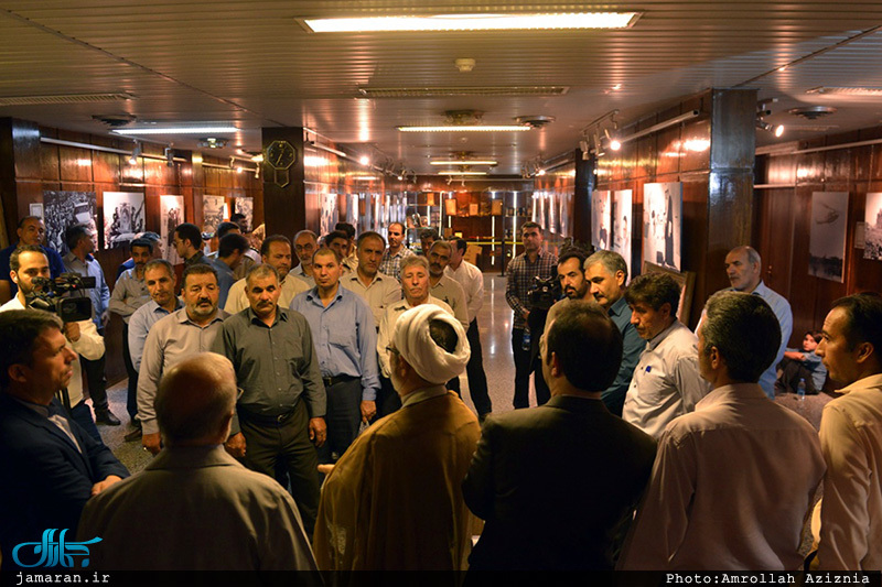 بازدید جمعی از کار کنان حرم امام(س) از حسینیه جماران