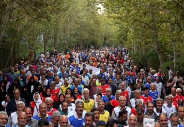 همایش پیاده روی خانوادگی هفته جوان در رشت برگزار شد