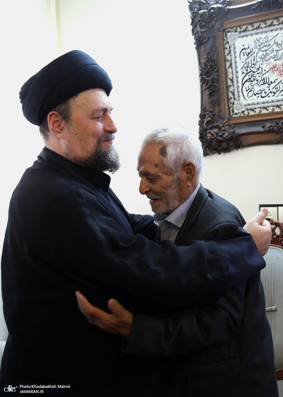 حضور آیت الله سید حسن خمینی در منزل شهید سرلشگر سید عبدالرحیم موسوی