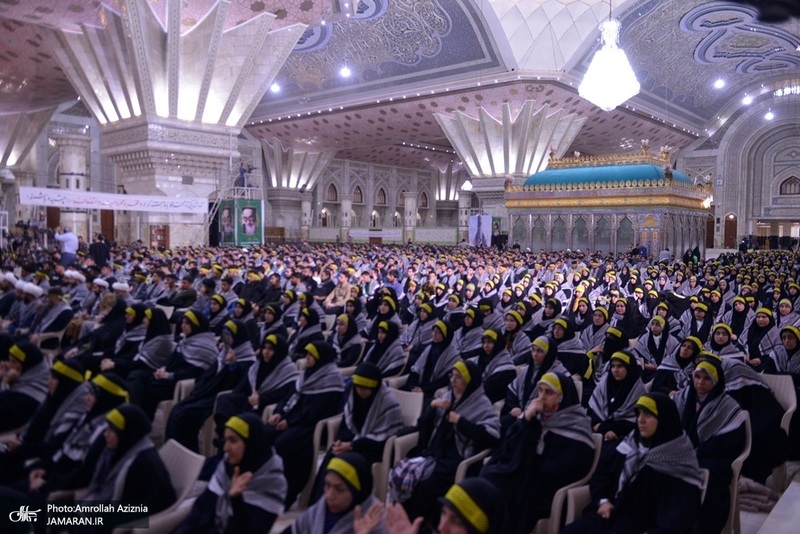 گردهمایی مسئولین بسیج دانشجویی و طلاب بسیجی در حرم امام با سخنرانی رئیس‌جمهور پزشکیان (8)