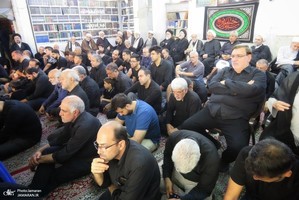 مراسم عزاداری ظهر عاشورا در دفتر آیت‌الله العظمی صانعی(ره)