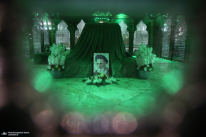 مراسم عزاداری شب عاشورای حسینی (ع) در حرم امام خمینی (س) 2