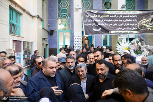 مراسم ختم خواهر محمود احمدی نژاد