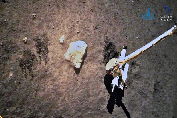 آب موجود در ماه از کجا آمده است؟
