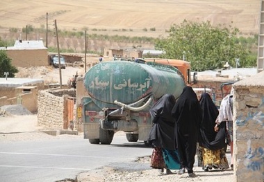 آب روستای «دریاس» مهاباد با تانکر تامین می شود