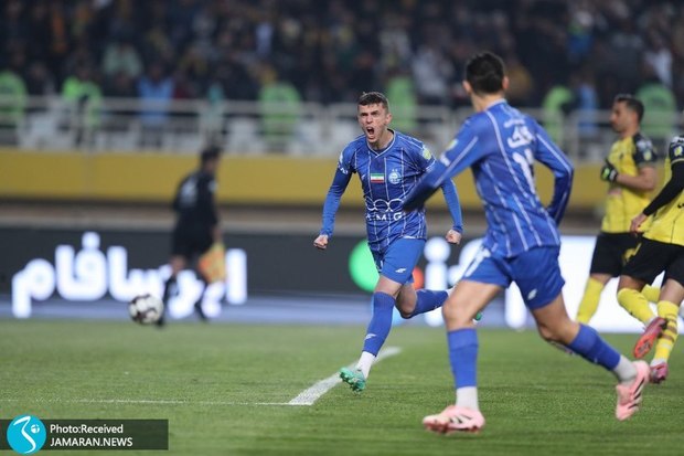 لیگ برتر فوتبال| سپاهان 1-1 استقلال (پایان نیمه اول)+ویدیوی گل ها