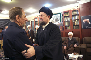 حضور شخصيت هاي سياسي در منزل مرحوم آیت الله بجنوردی 2